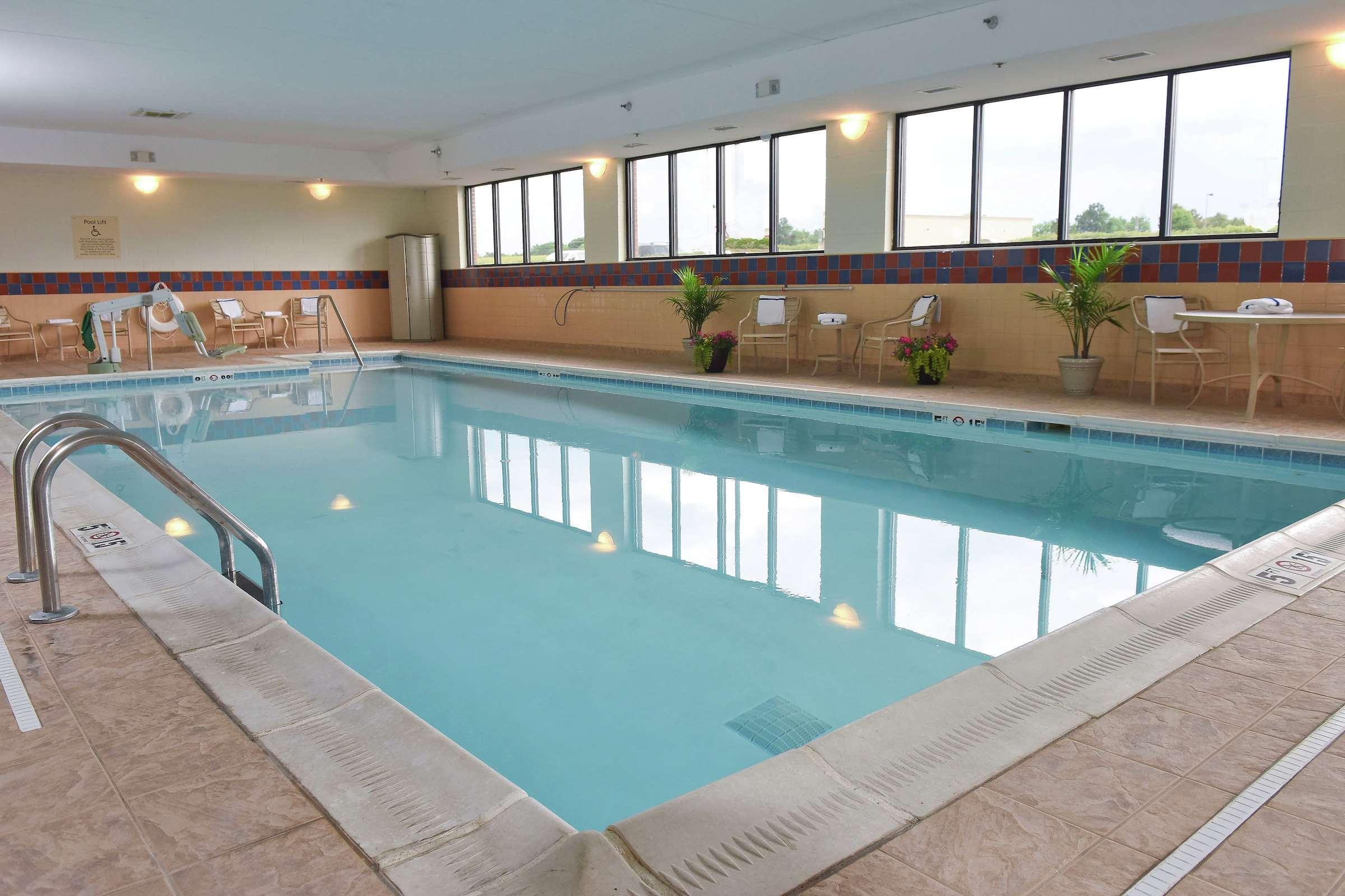 Hampton Inn & Suites Madisonville Zewnętrze zdjęcie